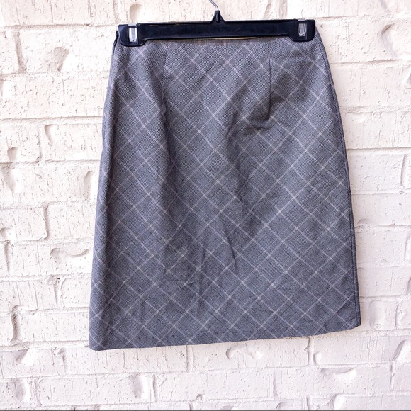 •3/$15• 🛒 ingredients gray plaid pencil skirt - Picture 5 of 8